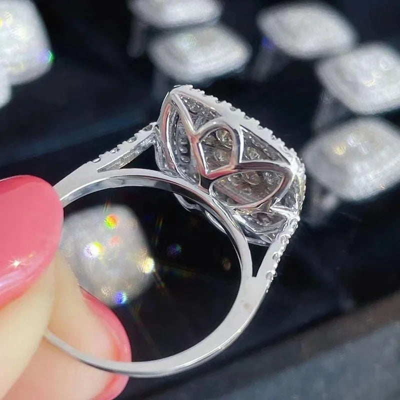 Huitan Fashion Simple Design Women's Rings with Dazzling CZ Stone Gorgeous Female Accessories Wedding Engagement Party Jewelry