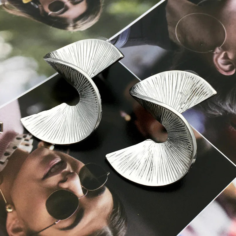 KDLUN African Bib Torques Chokers Necklaces For Women Statement Metal Geometric Collar Necklace Indian Jewelry Boho Design