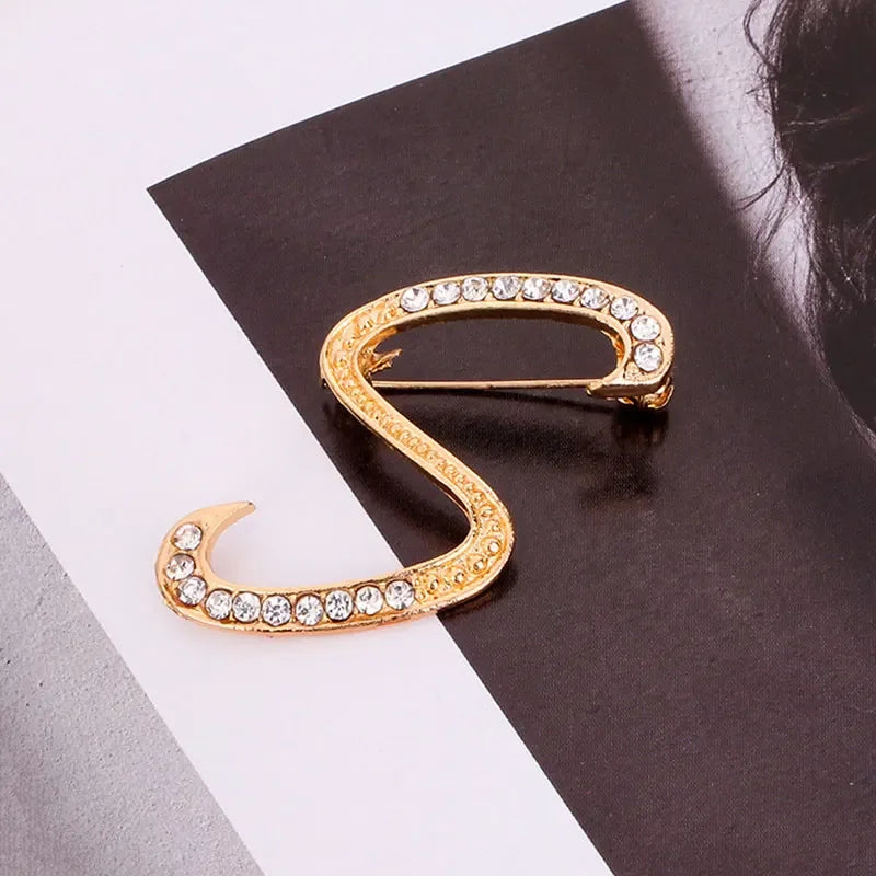 A-Z Letter Brooch Women Rhinestones Gold Crystal Metal Alphabet Pins Jewelry DIY Accessories