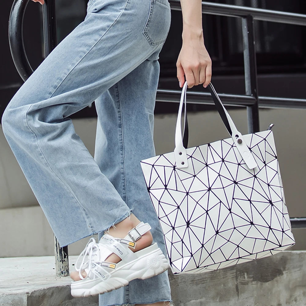 New Gold Handbags Bags For Women 2026 Summer Large Tote Bag Ladies Geometric Messenger Shoulder Bag Beach Luxury Designer Silver