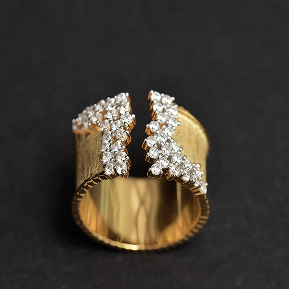 Huitan 2022 New Fashion Women's Finger Ring with CZ Stone Wiredrawing Effect Gold Color Wide Rings Luxury Female Jewelry Party