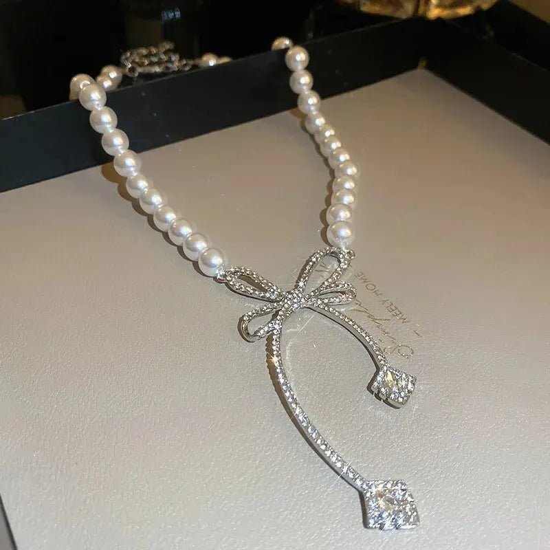 Pearl Rhinestone Bow Necklace for Women Fashion Light Luxury Niche Collarbone Chain Necklaces New Personality Jewelry Party