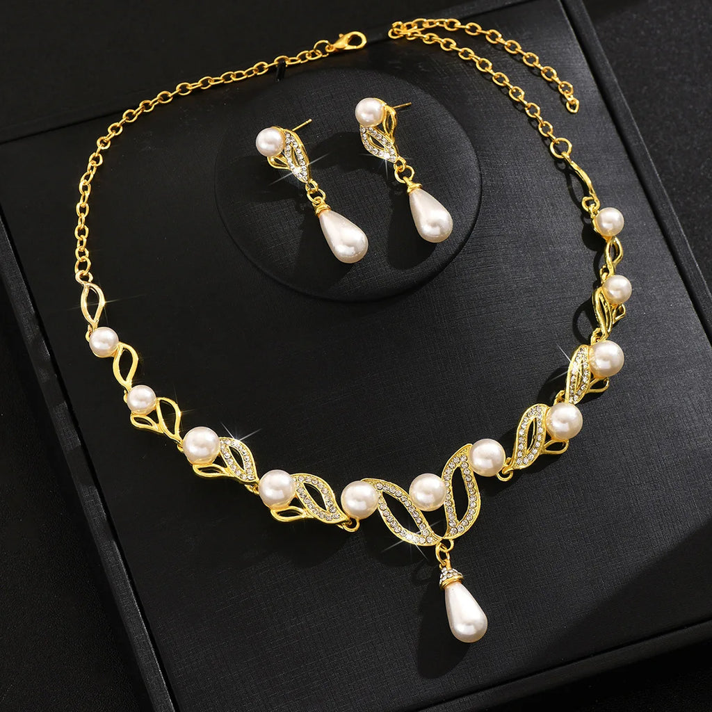 Ladies' fashionable design, imitation pearl necklace, earrings, jewelry set suitable for weddings, gatherings, holidays, gifts